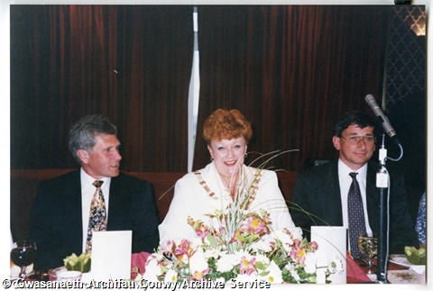ae\c423dc-8e44-4b30-b903-87d86d280545.jpg